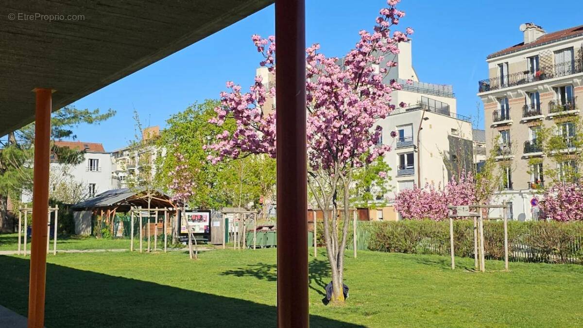 Appartement à LES LILAS