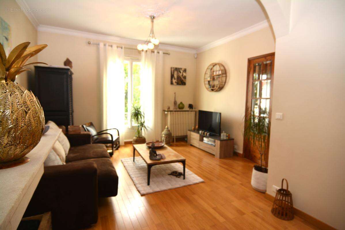 Maison à VILLENEUVE-LE-ROI