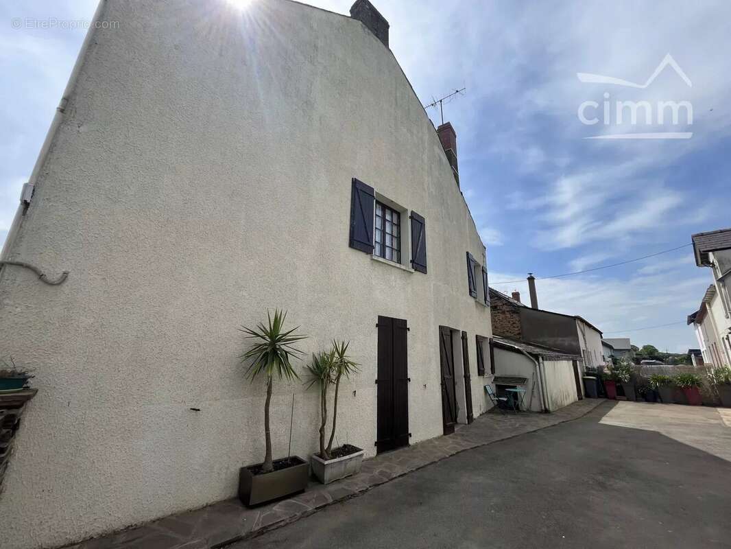 Maison à JOUE-SUR-ERDRE