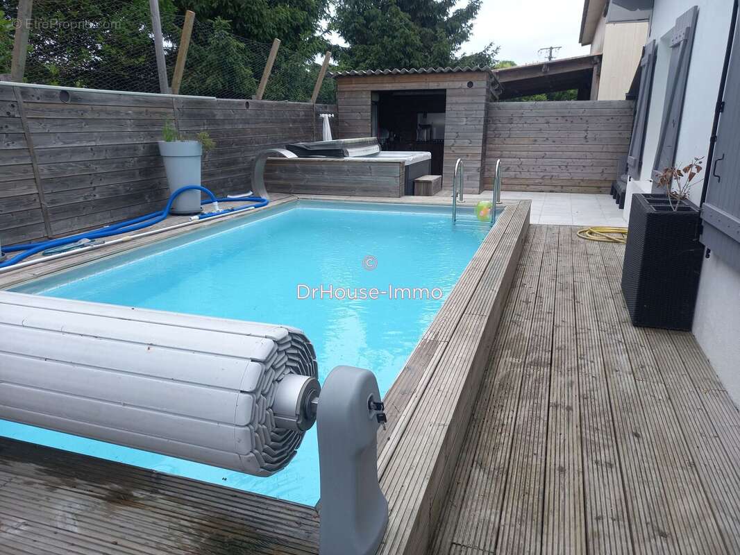 Maison à SAINT-EMILION