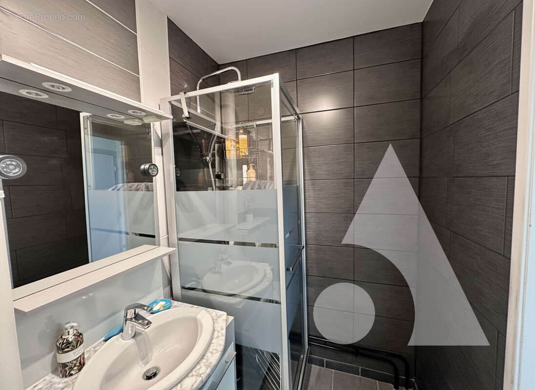 Appartement à LA CHAPELLE-SAINT-LUC