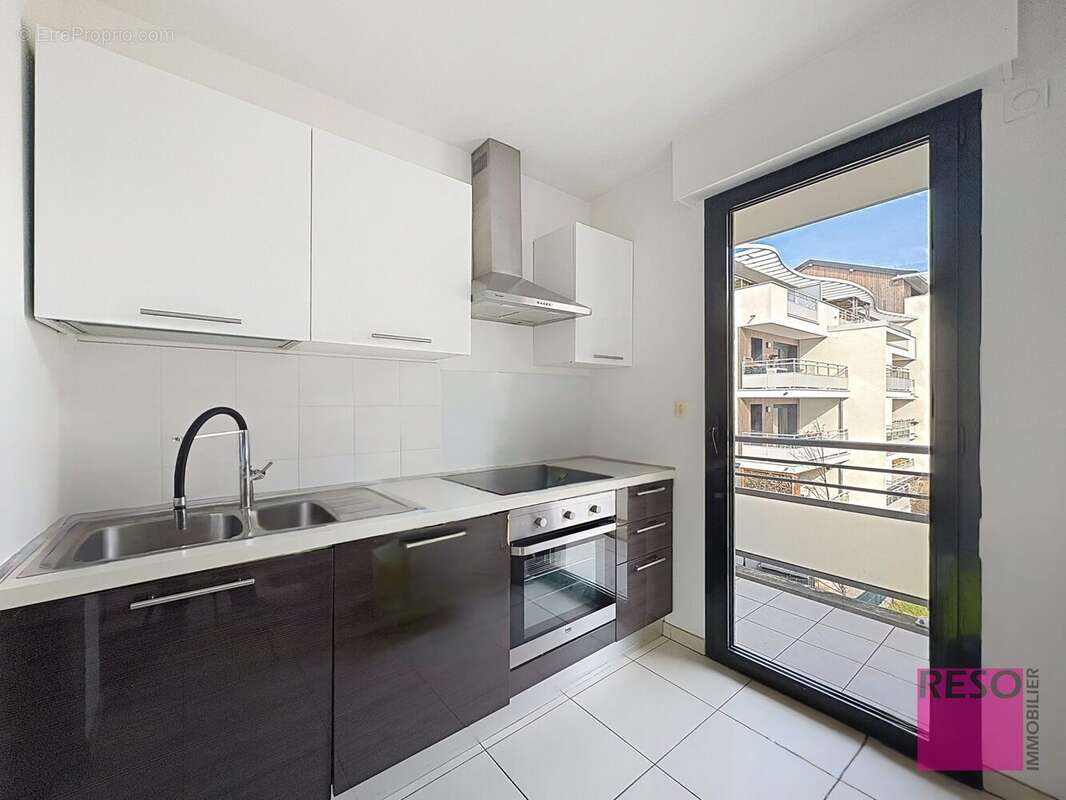 Appartement à ETREMBIERES
