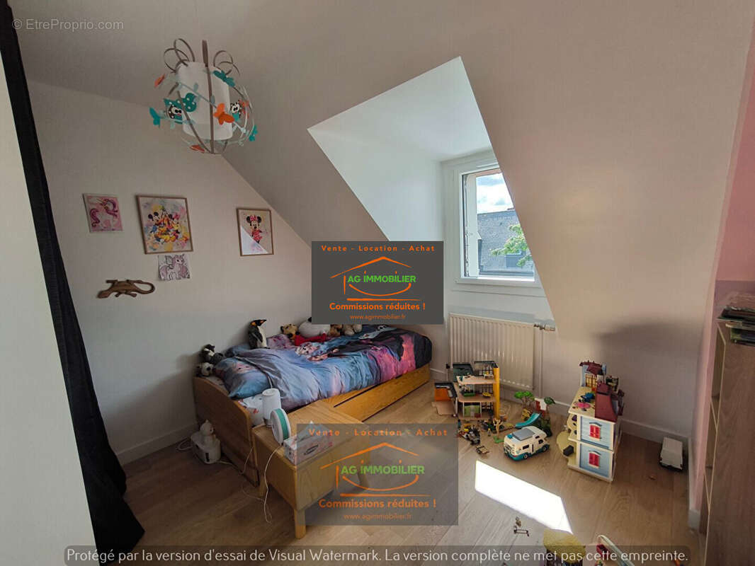 Maison à LA CHAPELLE-DES-FOUGERETZ