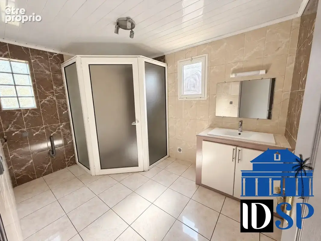 Maison 5 pièces 128 m² à vendre à Saint-Pierre (97418) - photo 6