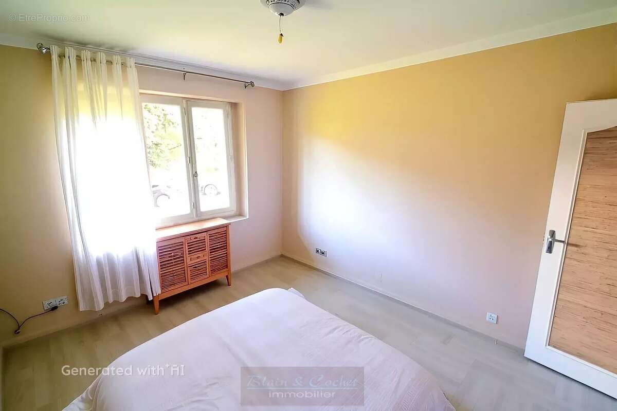 Maison à BELLEGARDE