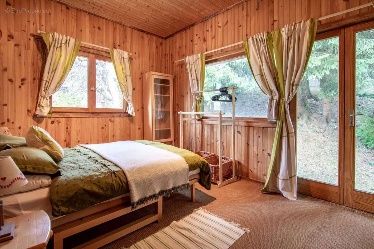 Un chalet traditionnel de 6 chambres et 4 salles de bain dans un hameau recherché proche du centre de Morzine - photo 7