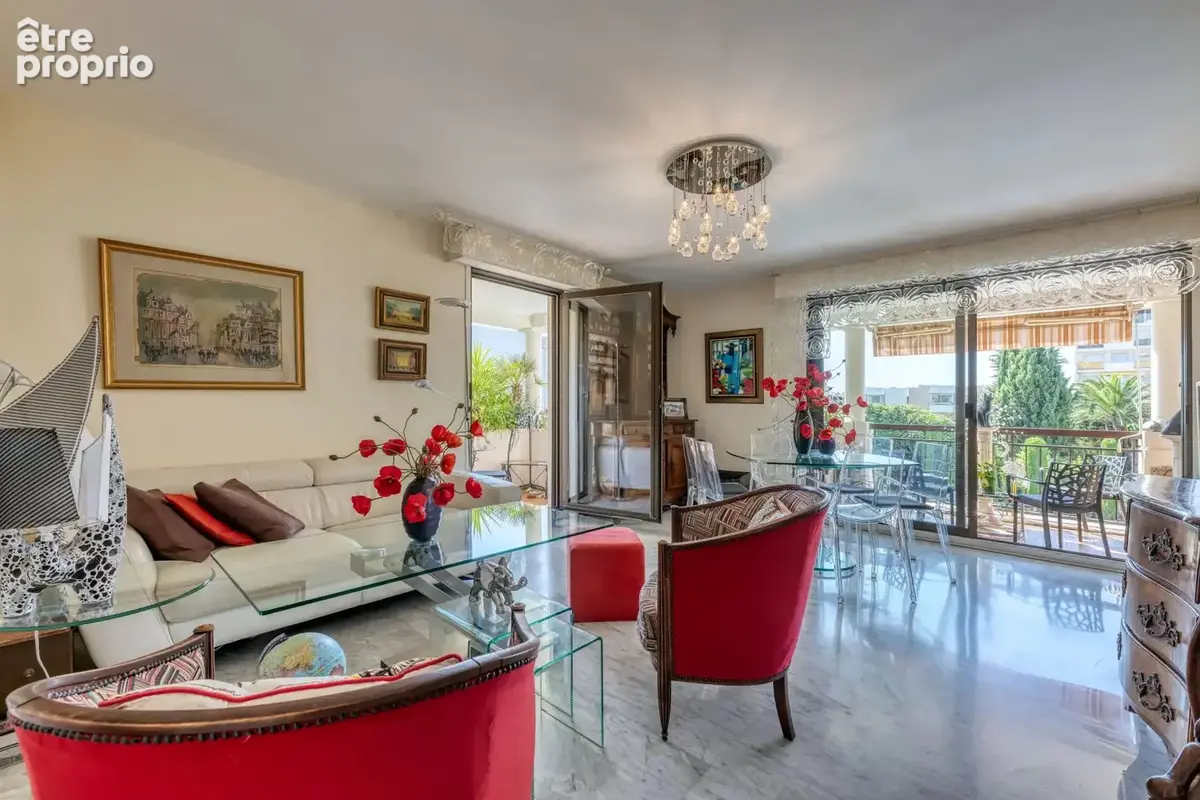 CANNES Petit Juas - Appartement 3 pièces avec piscine, garage, parking et cave - photo 4