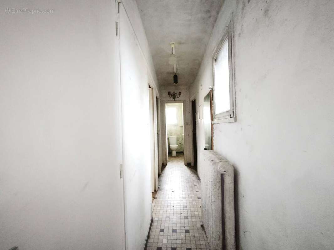 Maison à DECAZEVILLE