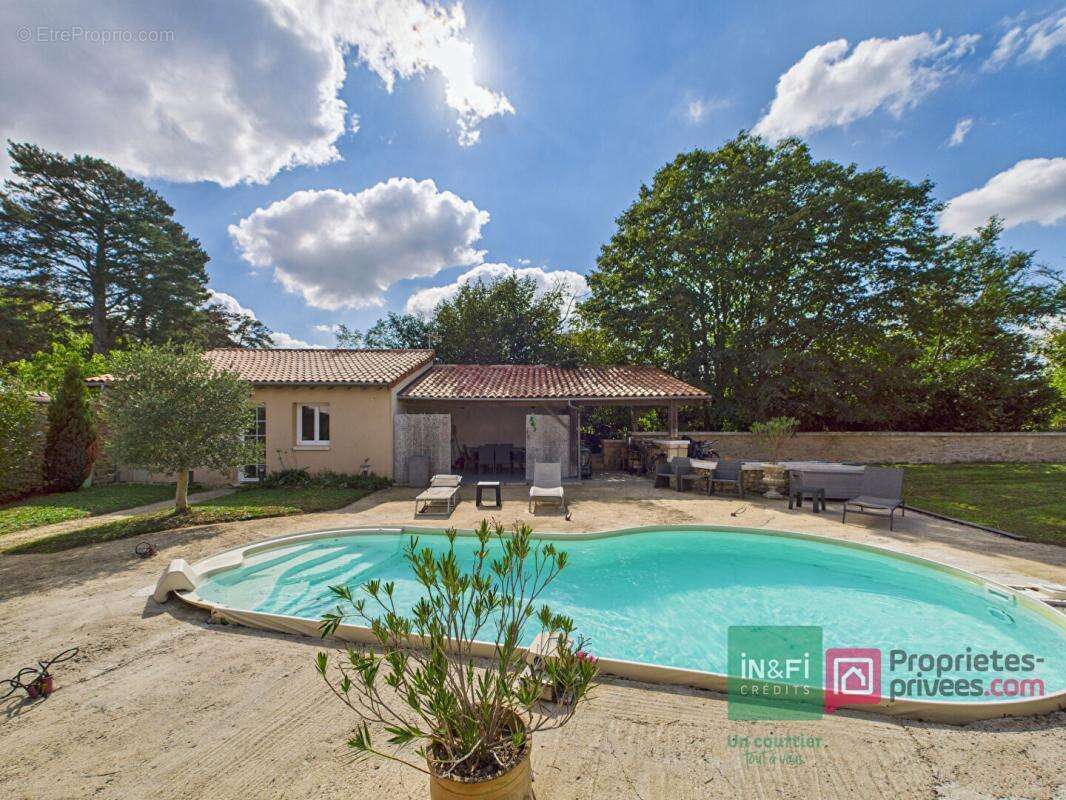 Maison à NOUAILLE-MAUPERTUIS