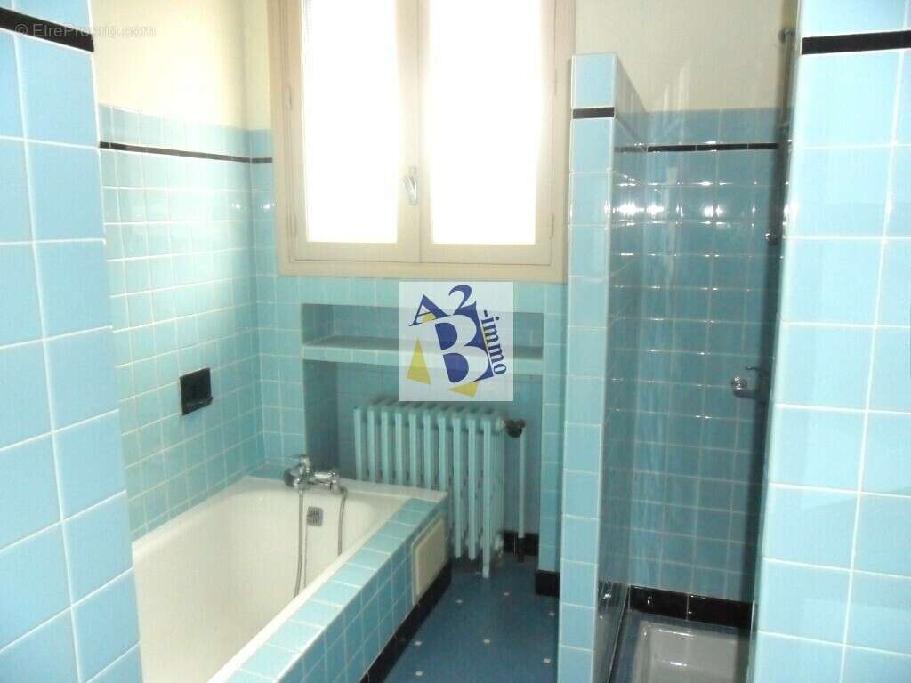 Maison à MAGNAC-SUR-TOUVRE