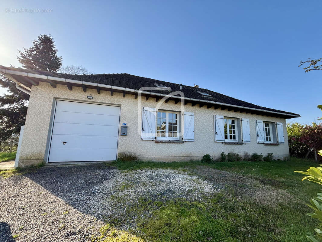 Maison à DAMPNIAT