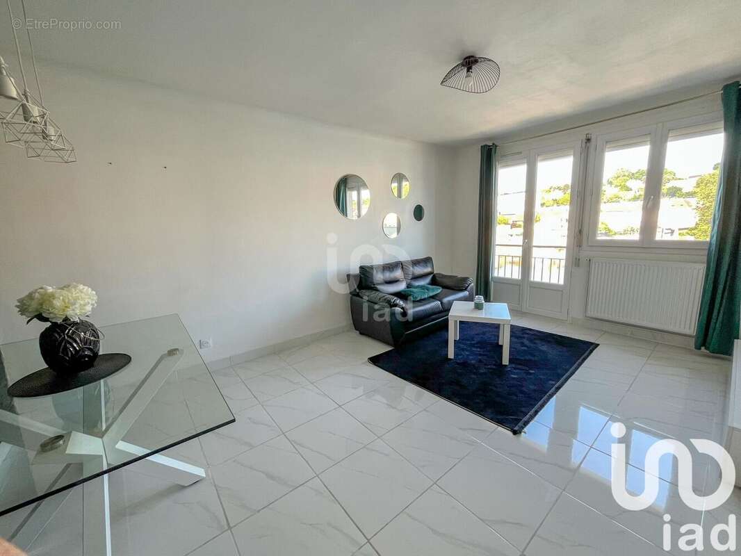 Photo 2 - Appartement à CORBEIL-ESSONNES