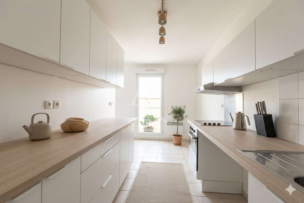 Appartement à MARSEILLE-4E