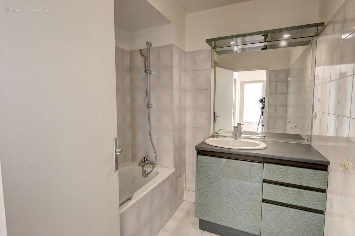 4 pieces 112,64m2, 3 chambres face au bois de vincennes dans un immeuble recent - photo 14