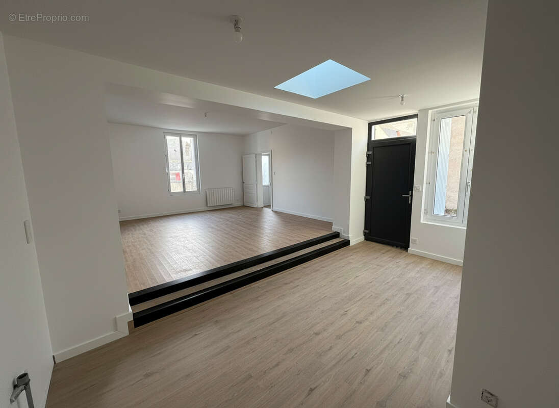 Maison à LES PONTS-DE-CE