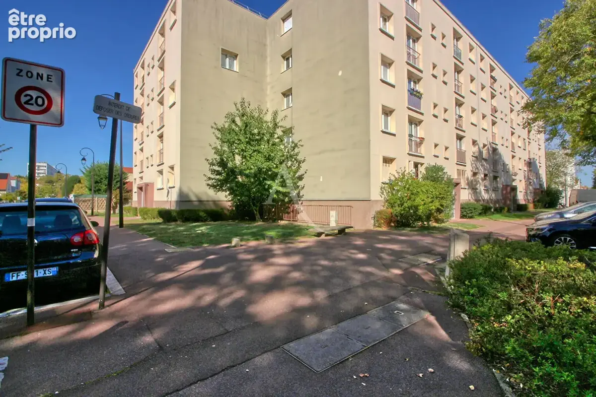 Appartement  3 pièces de 58m² dans un petit bâtiment près des transports et des commerces - photo 1