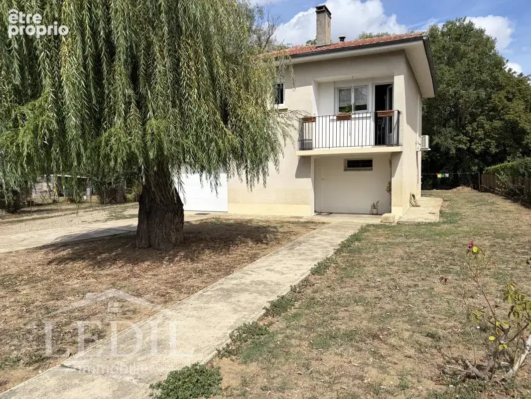 Maison de ville avec sous-sol et jardin clos - photo 2