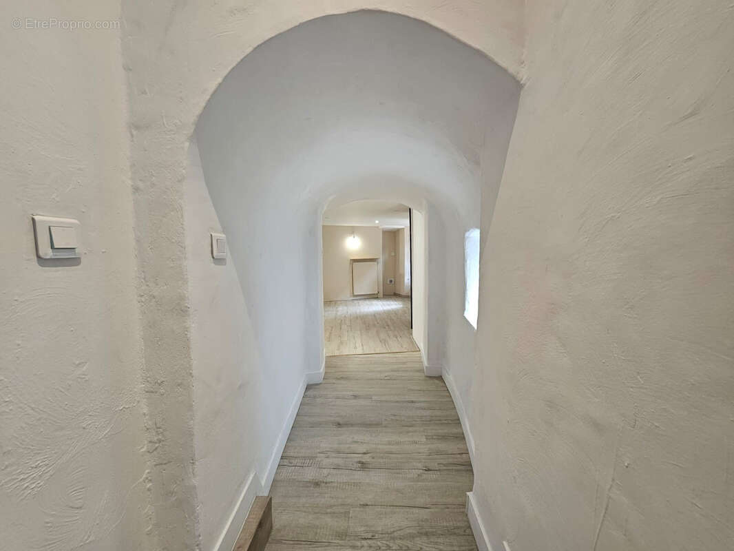 Appartement à L&#039;ESCARENE