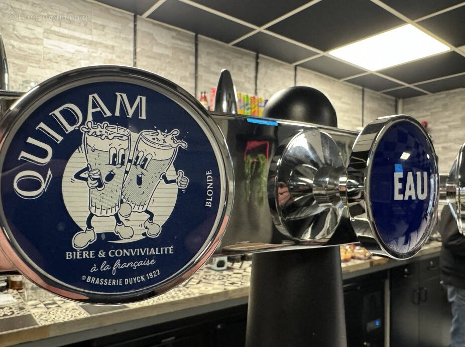 Commerce à LOUVIGNE