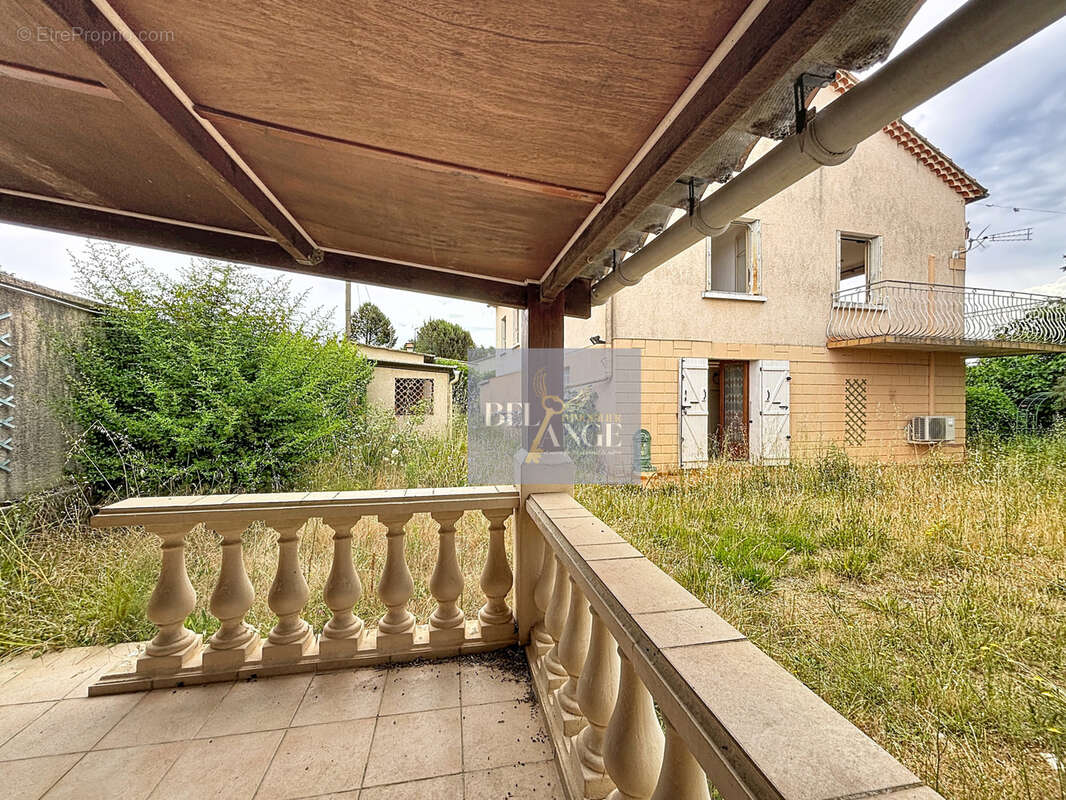 Maison à RUOMS