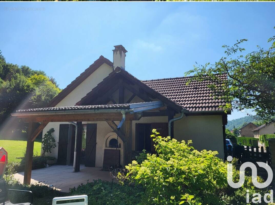 Photo 1 - Maison à PONT-DE-ROIDE