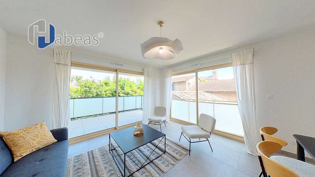 Appartement à SAINTE-FOY-LES-LYON