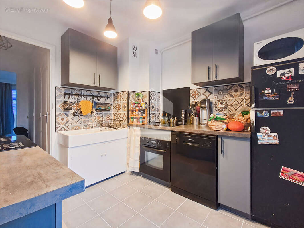 Appartement à MARSEILLE-4E