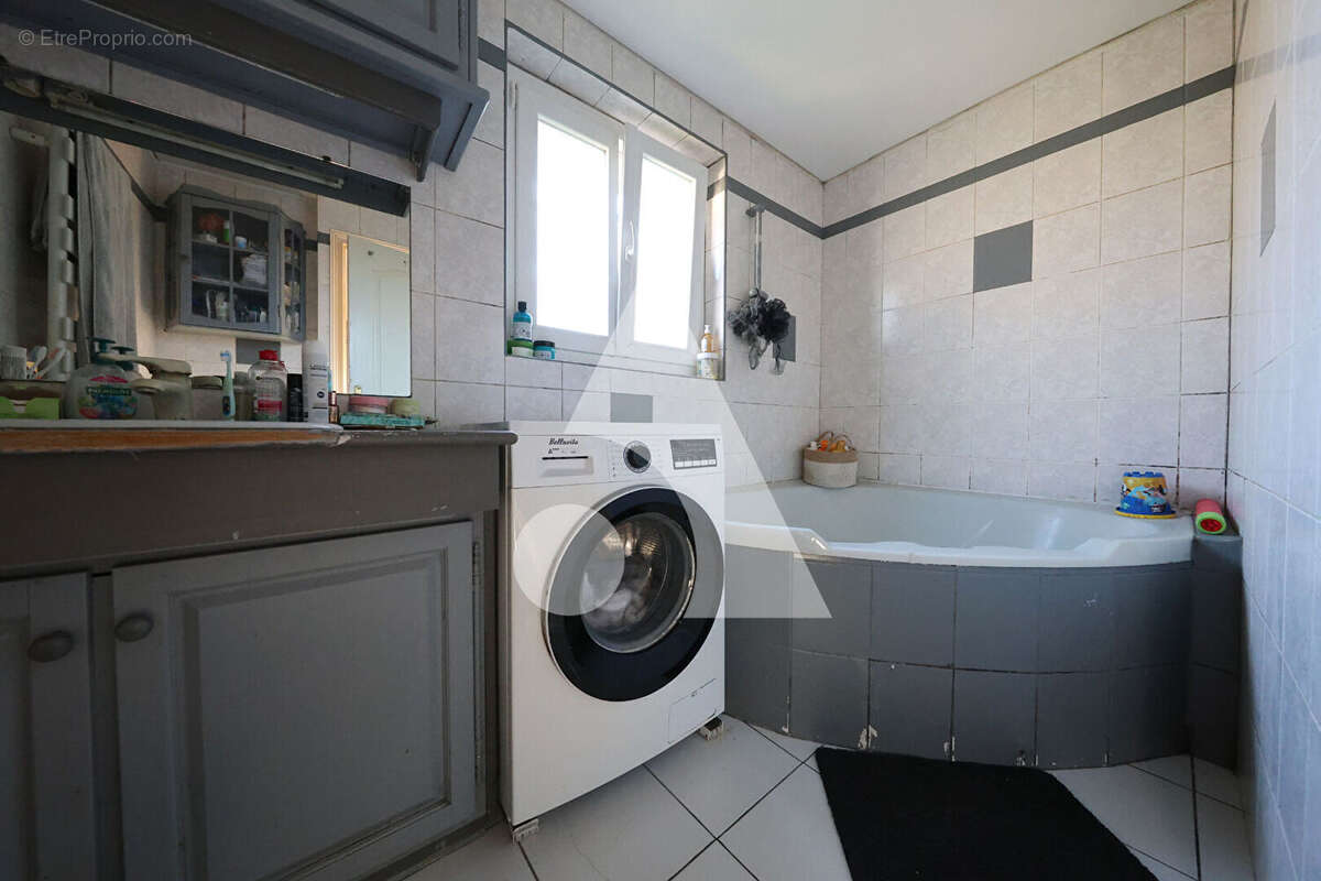 Appartement à CORBEIL-ESSONNES