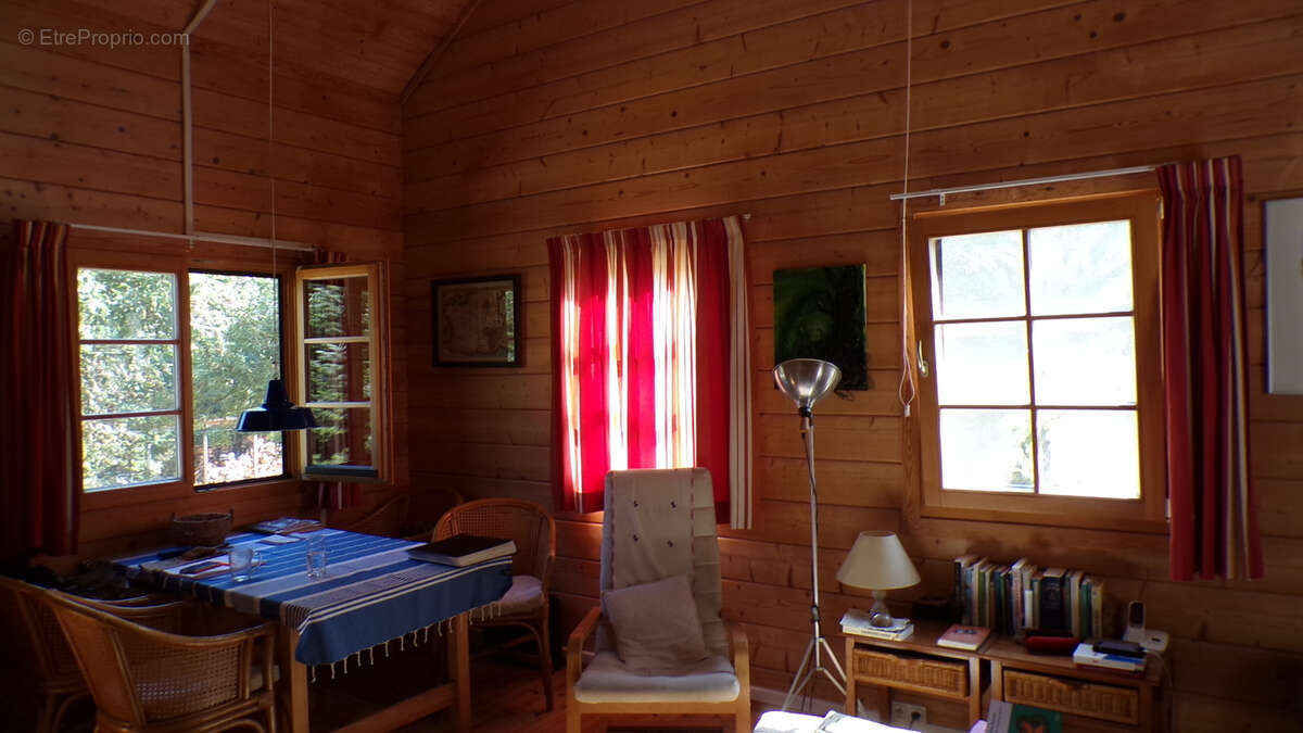 Chalet finlandais en bois à Saint-Saturnin   situé au calme sur plus d'un hectare avec une forêt nourricière - photo 4