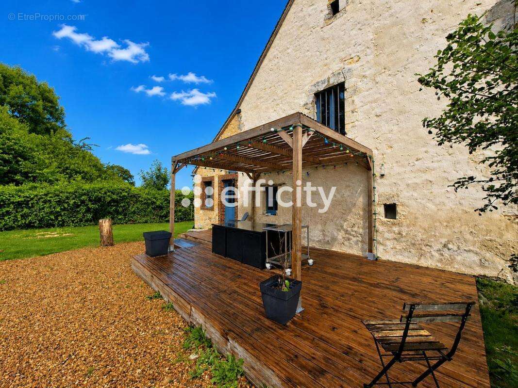 Maison 158 m² à Saint-Germain-Des-Grois  - photo 2