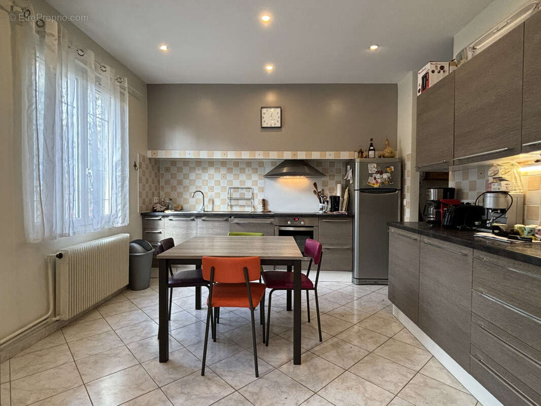 Maison de ville de plain-pied — Bien rare sur la commune - photo 3