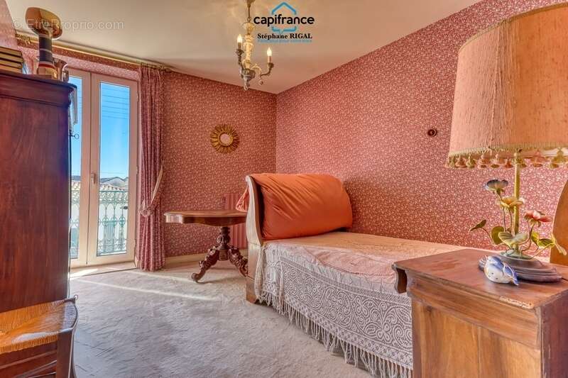 Maison à vendre 6 pièces  de 165m2 habitables sur terrain de 770m2 avec piscine et garage - photo 14