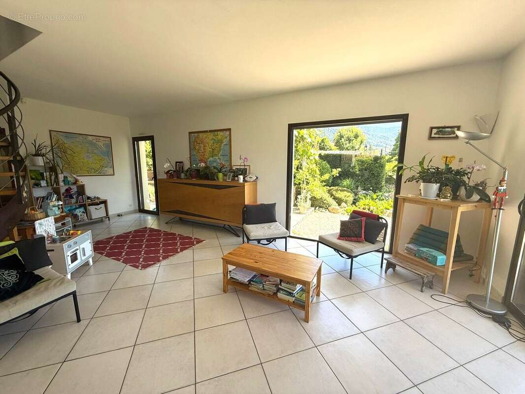 Maison à SAINT-MARTIN-D&#039;URIAGE