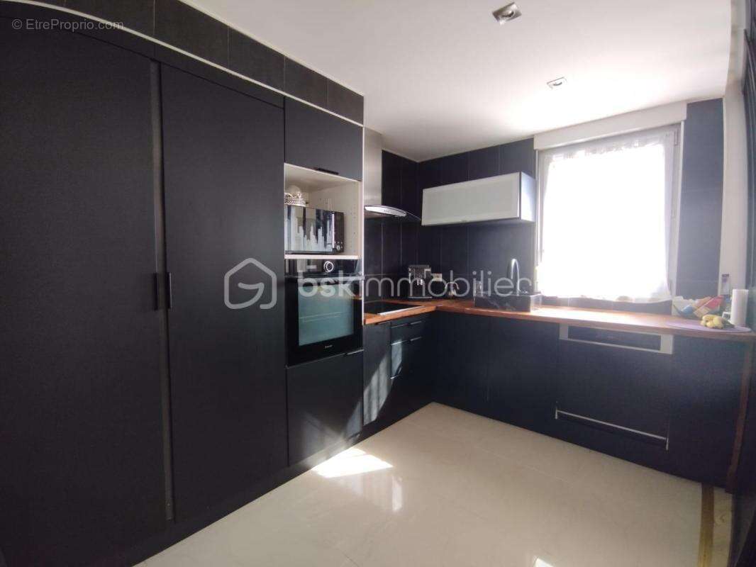Appartement à PONTAULT-COMBAULT