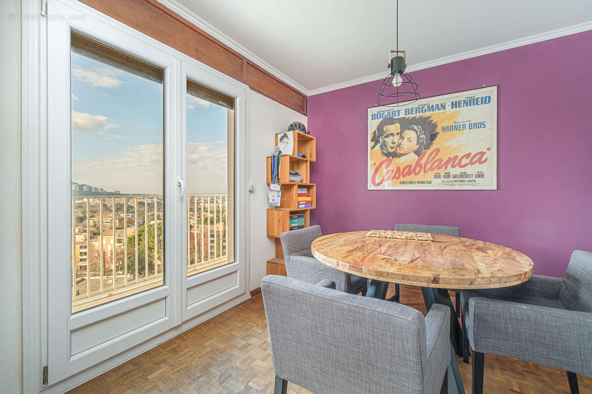 Appartement à MARSEILLE-9E