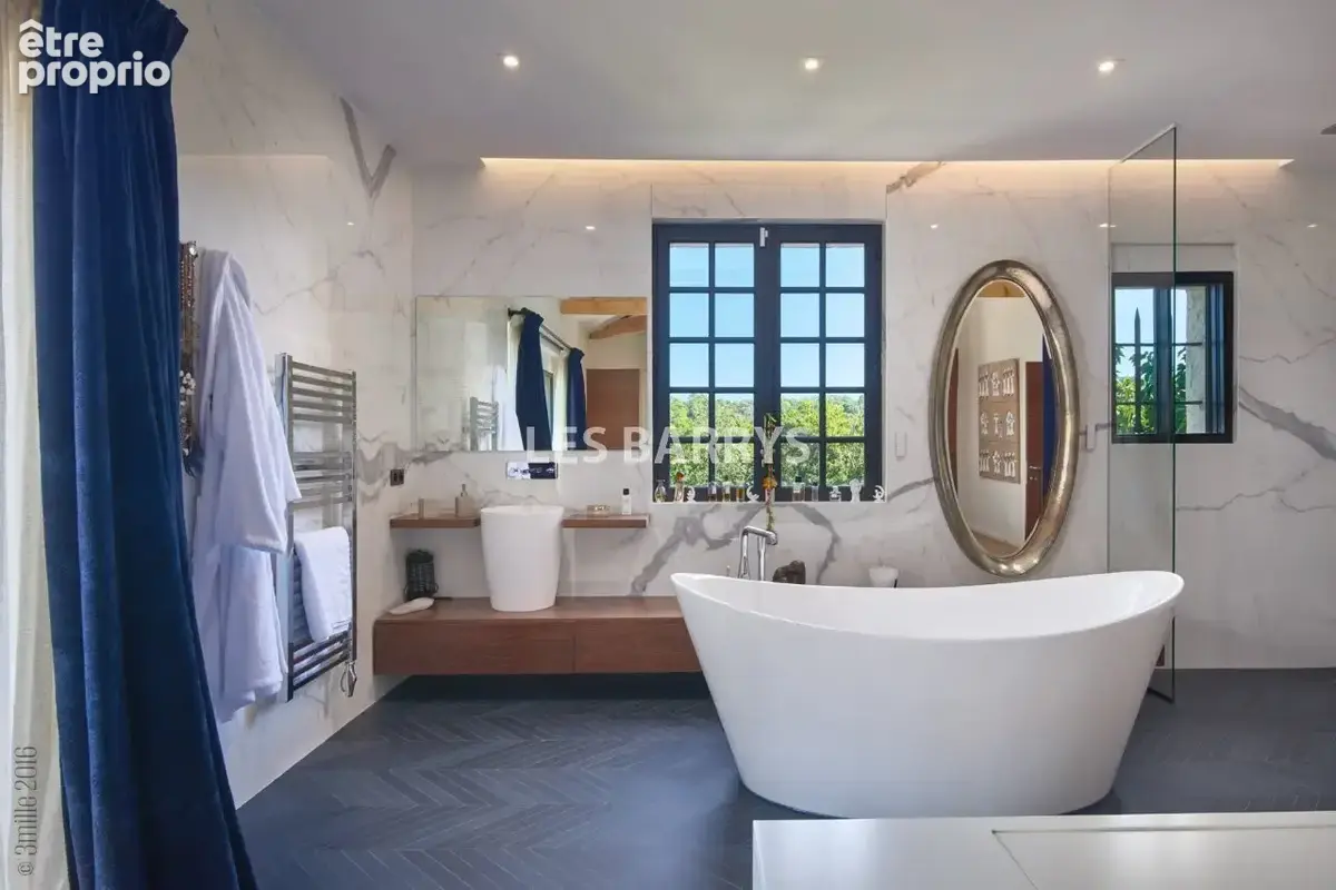 Rare villa de prestige à vendre à Gassin avec piscine et héliport - photo 26