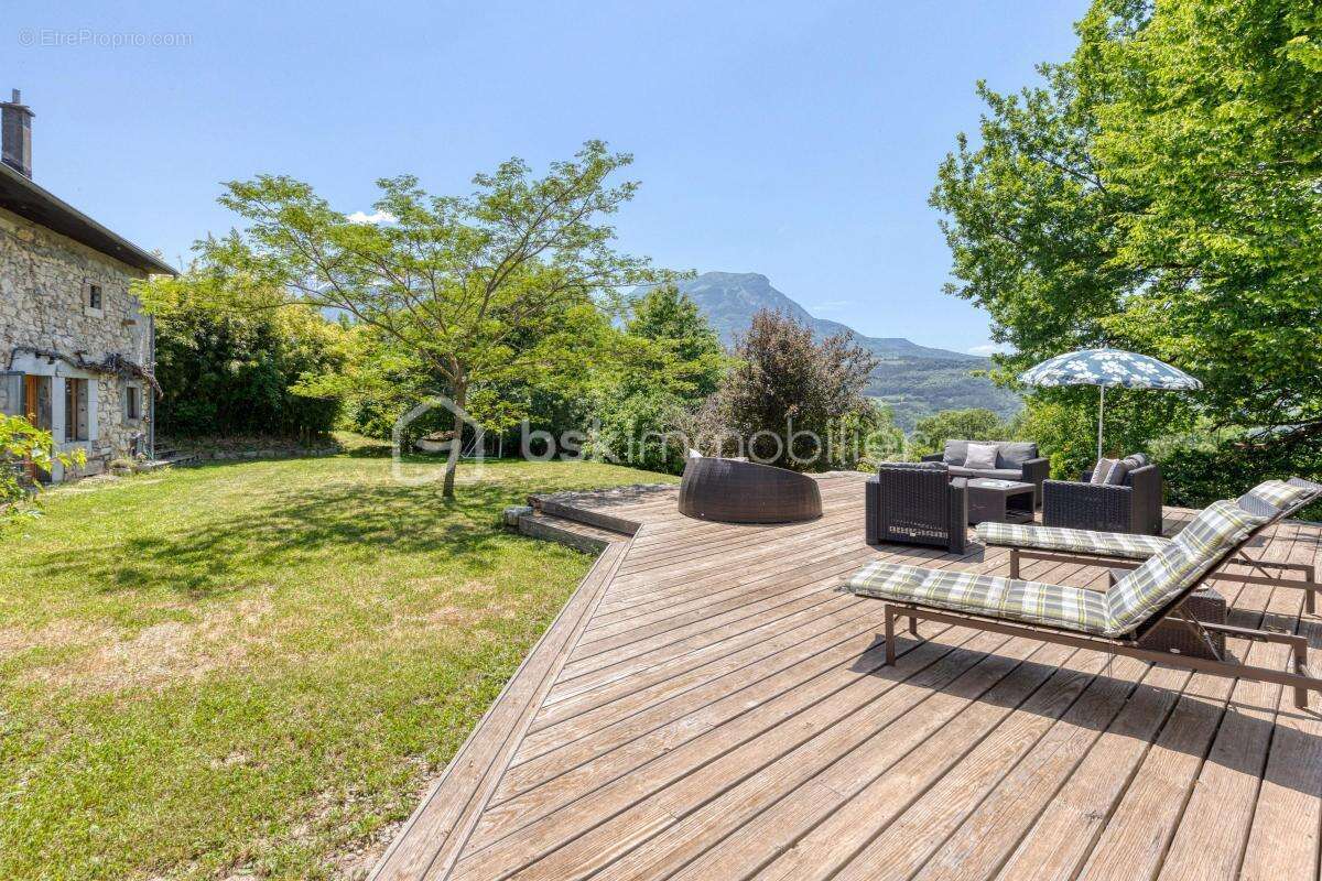 La salle-en-beaumont (38350) – corps de ferme de caractère renove avec vue panoramique sur l'obiou, 139m² d'habitation, piscine  - photo 2