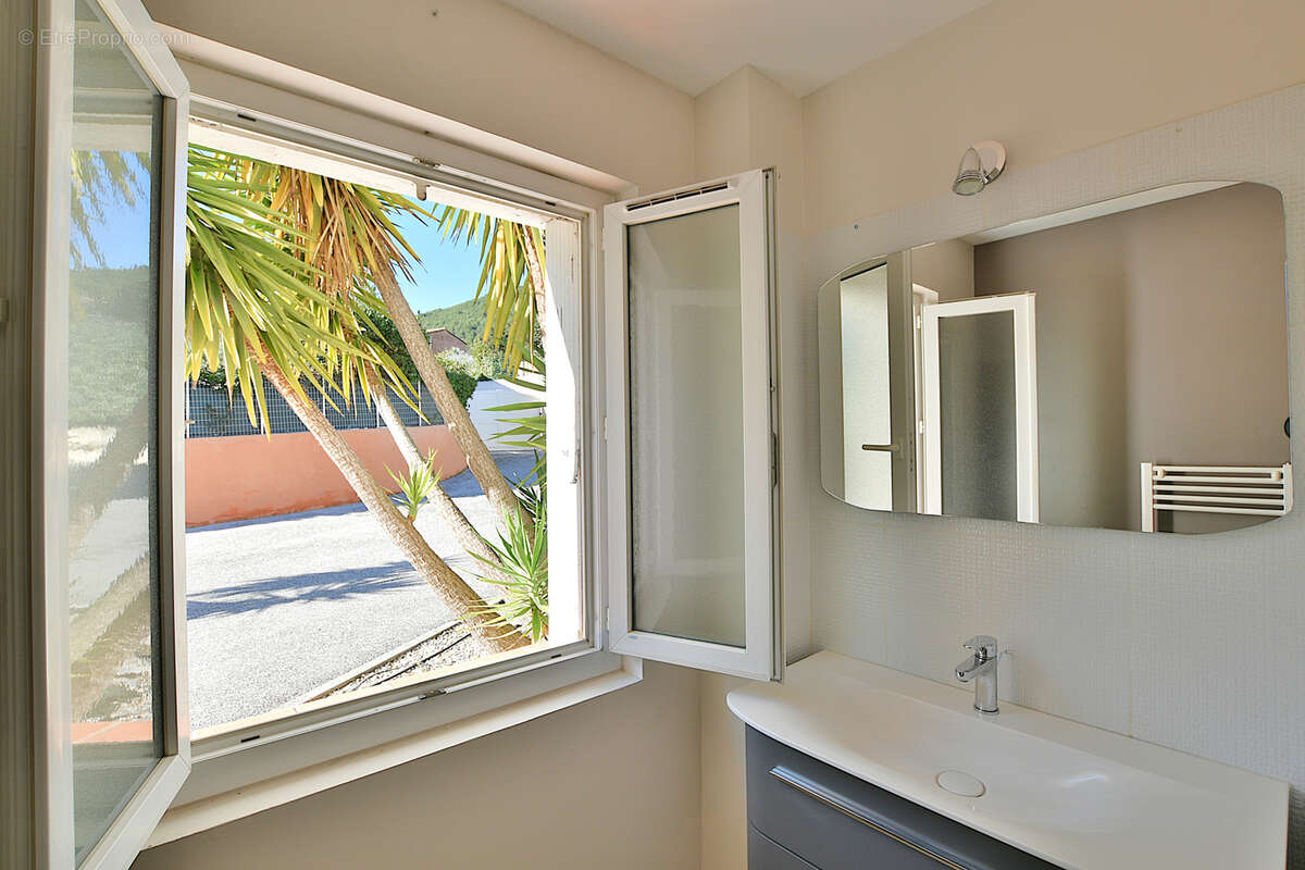 Appartement à LA VALETTE-DU-VAR