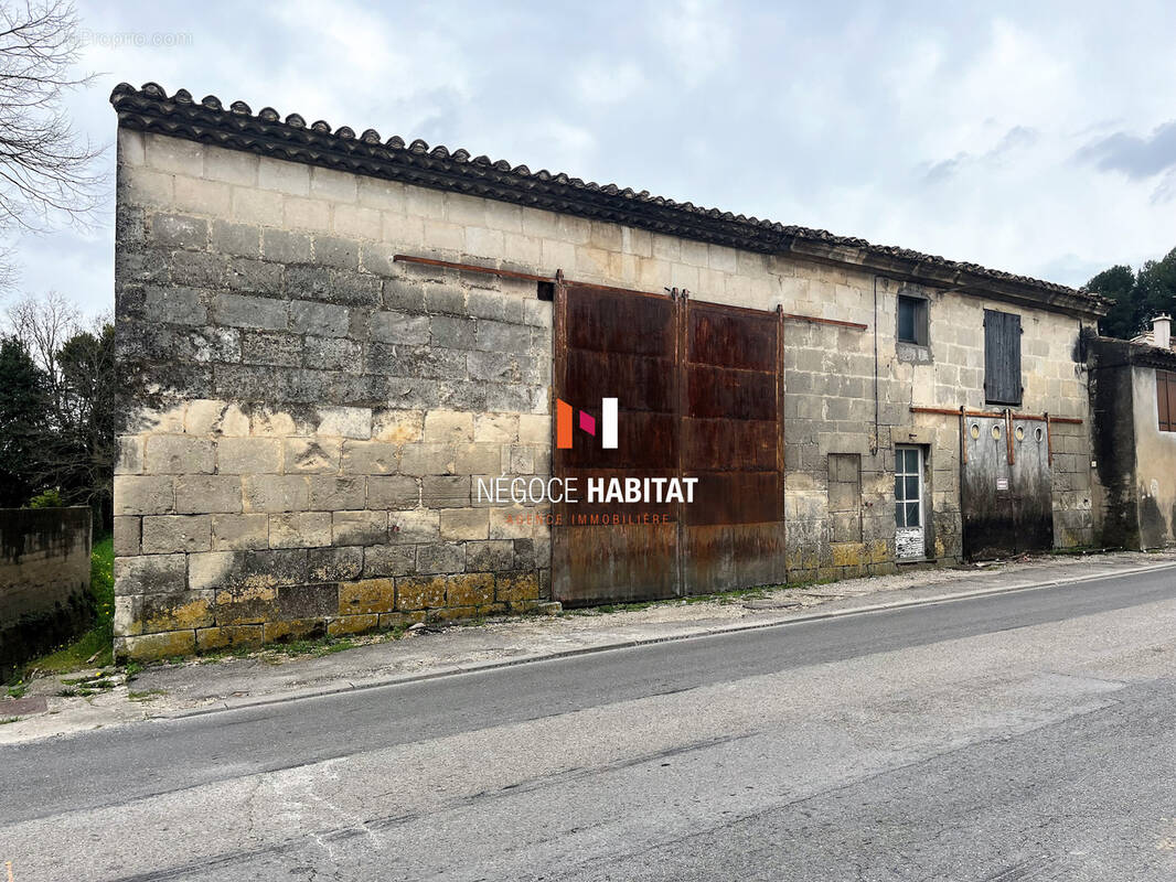 Appartement à JONQUIERES-SAINT-VINCENT