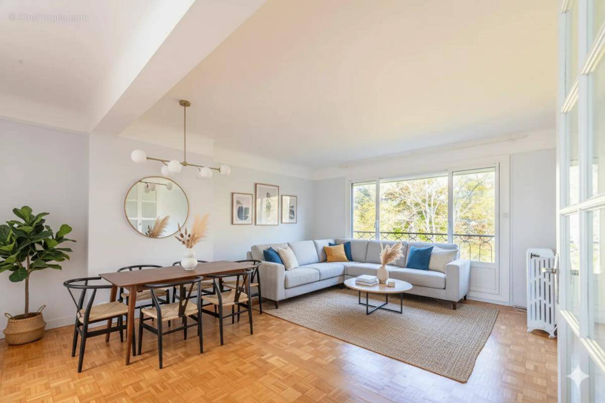 Appartement à VILLE-D&#039;AVRAY