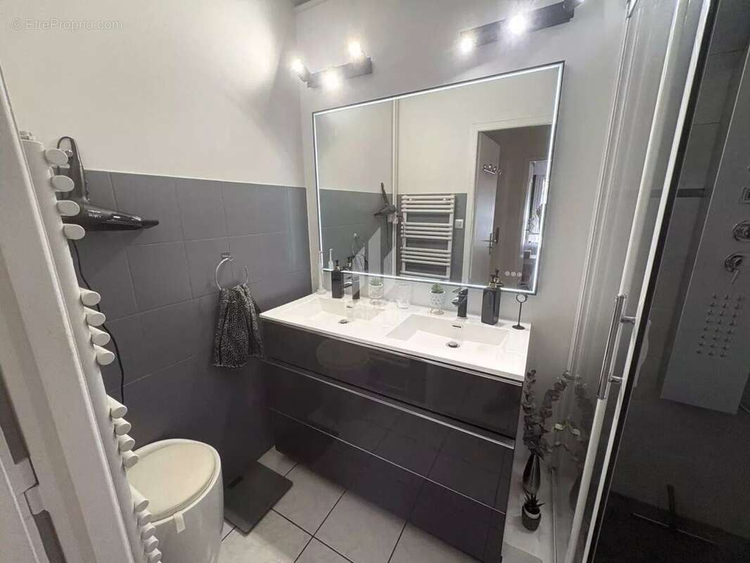 Appartement à MEYLAN