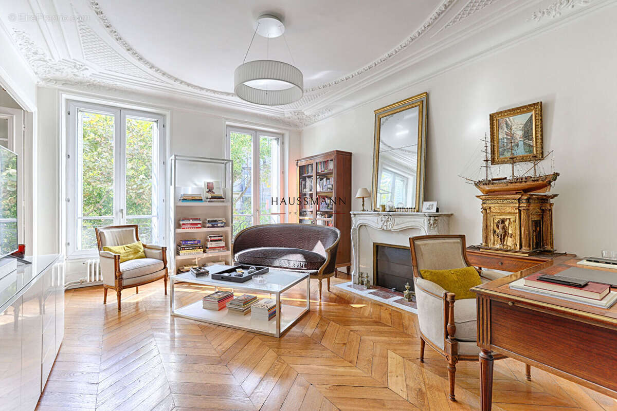 Appartement à PARIS-10E