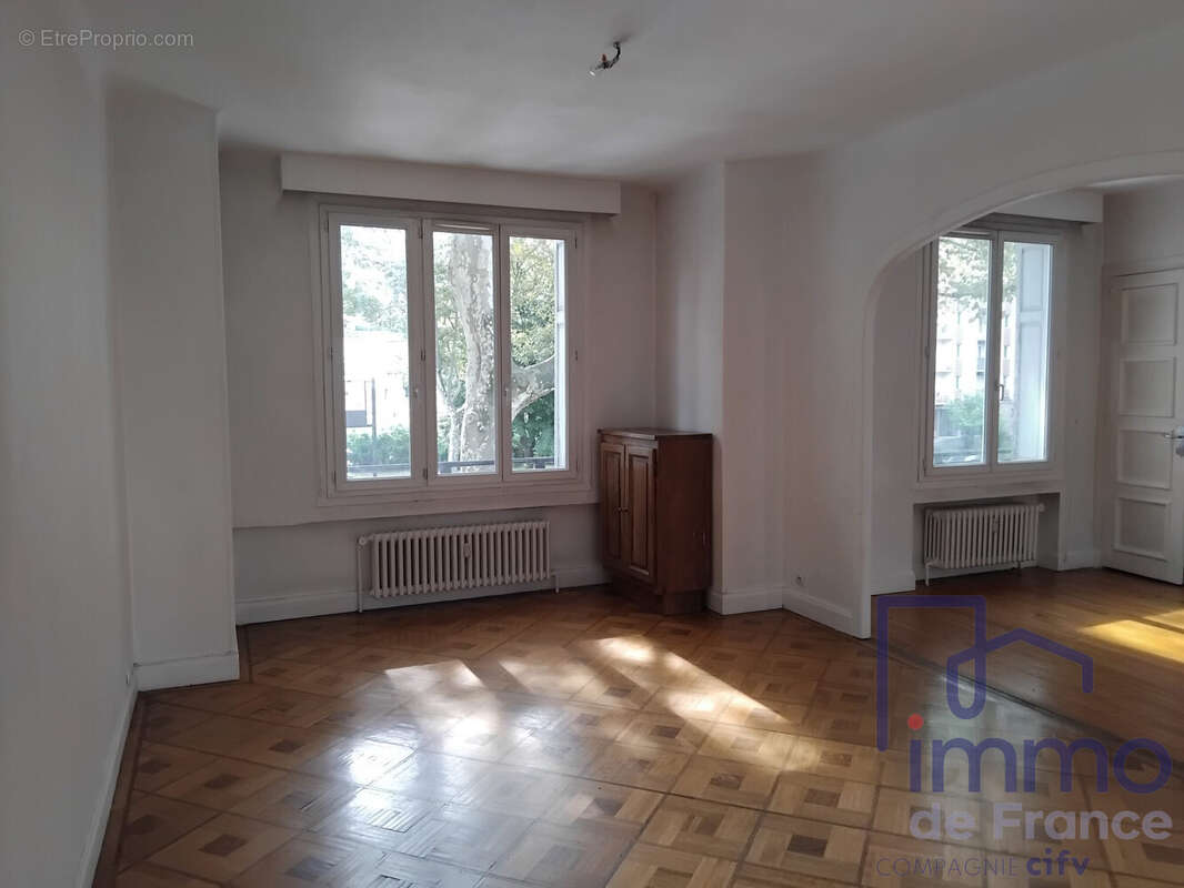 Appartement à SAINT-ETIENNE