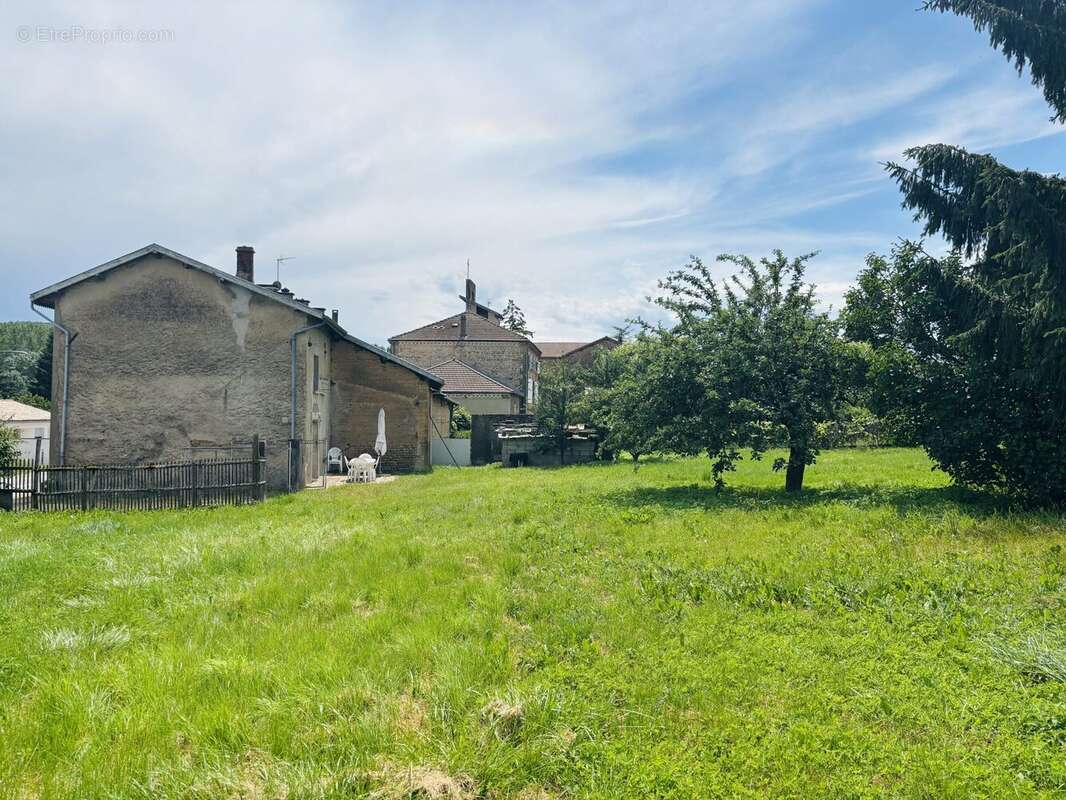 Maison 143 m² à Saint-Christophe-Et-Le-Laris  - photo 3