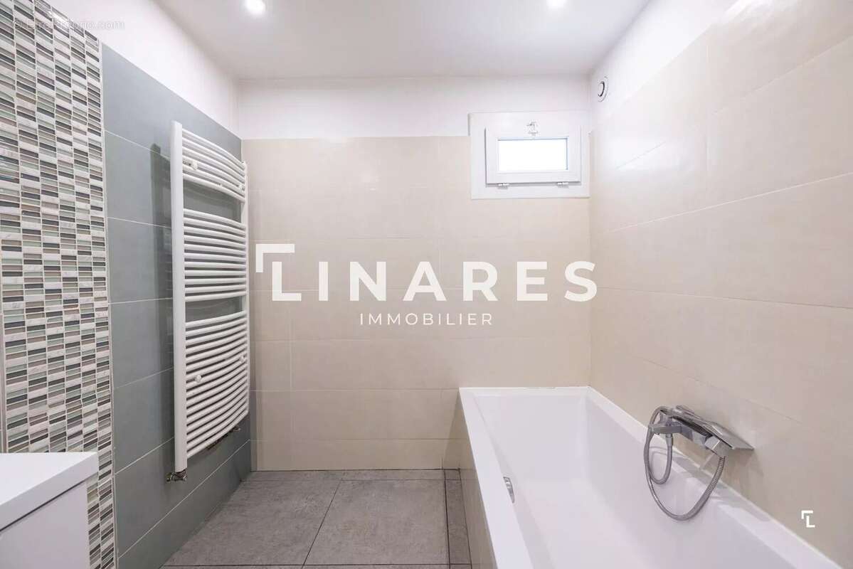 VENDOME FAMILY - Appartement T5 de 94 m2 - balcons - 13012 - photo 12