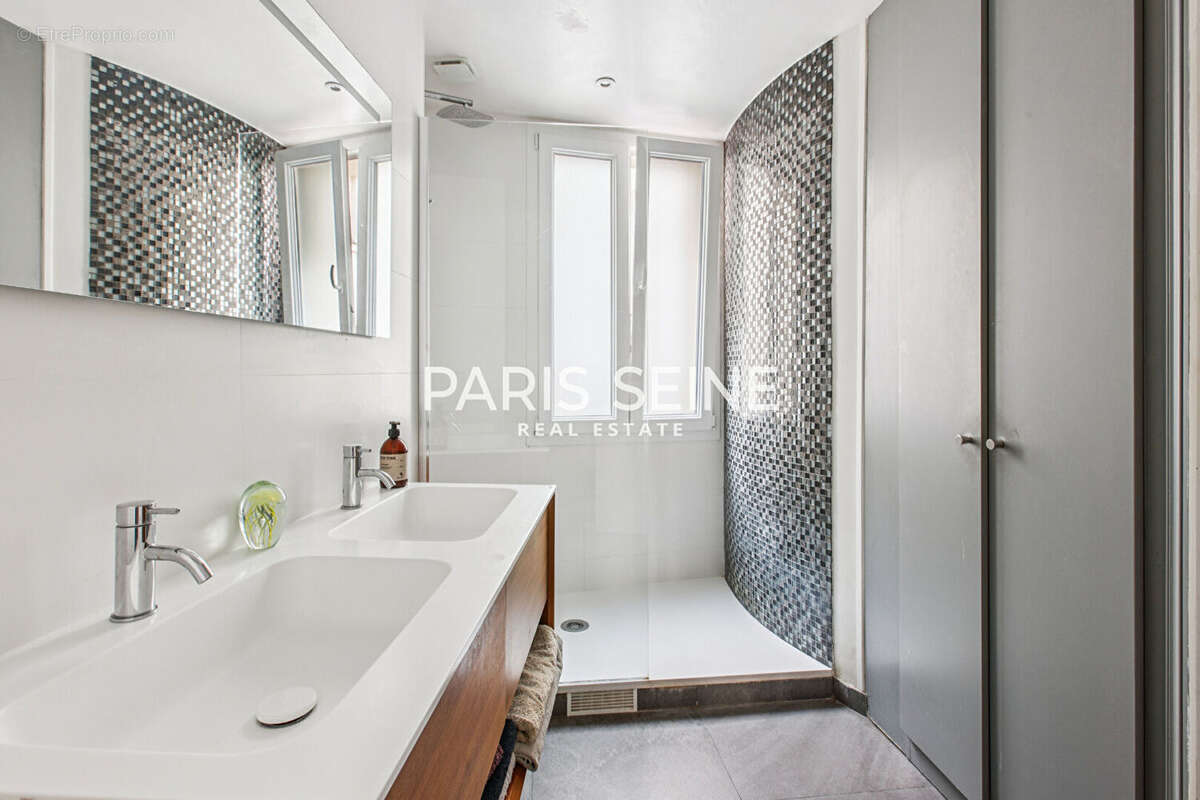 Appartement à PARIS-7E