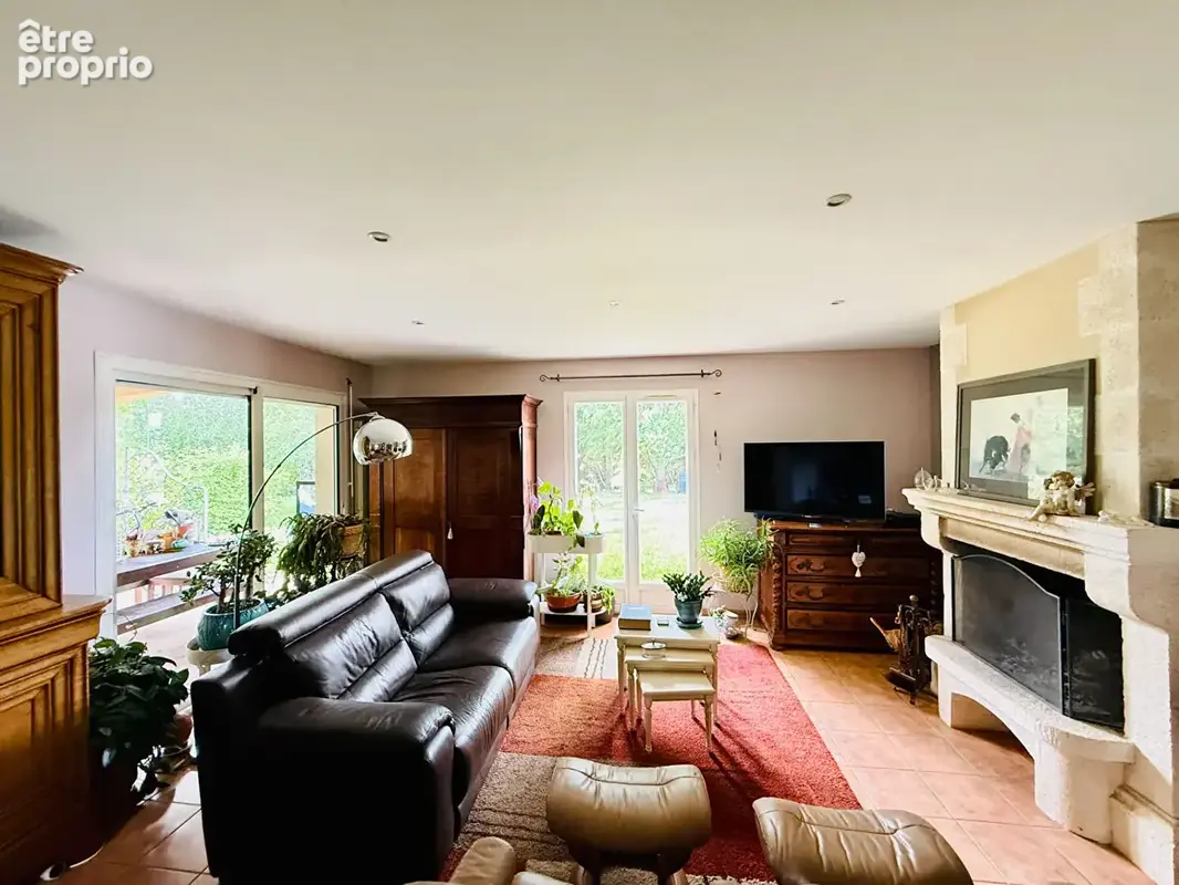 Maison de plain pied avec piscine et parc arboré - photo 13