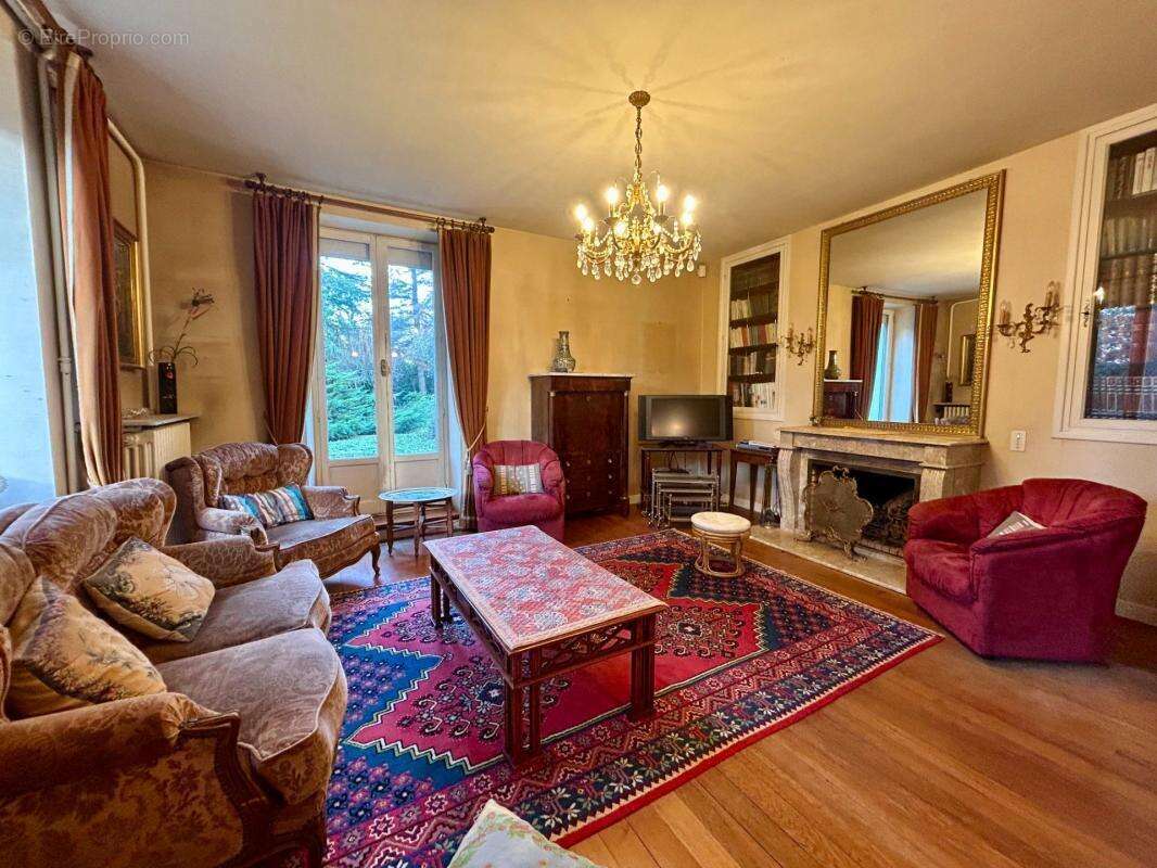 Maison de Maître - avec fort potentiel ! - photo 3