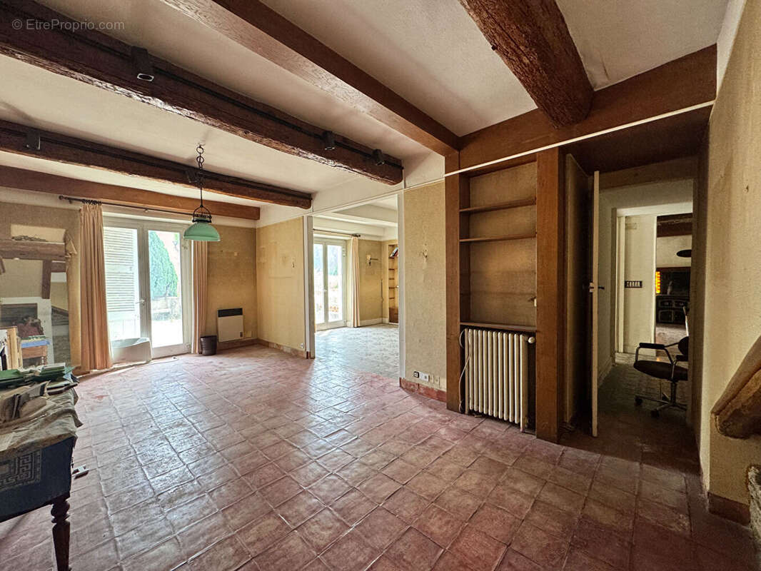 Maison à CHATEAUNEUF-DE-GADAGNE