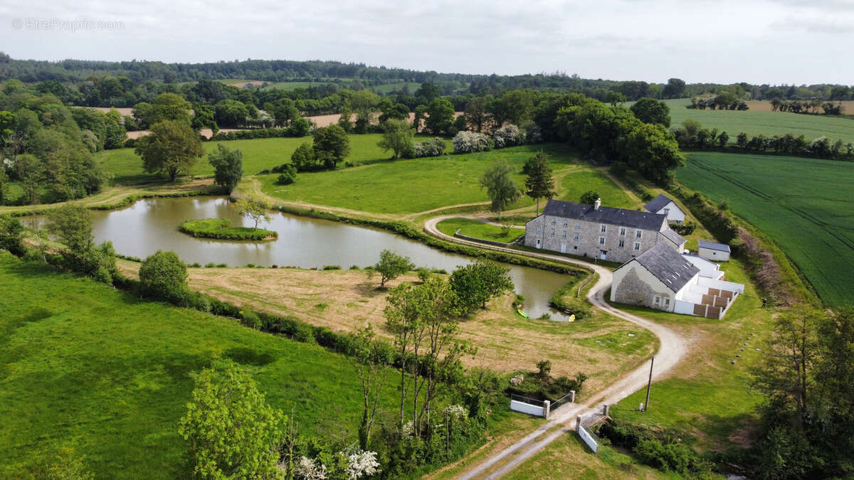 Maison à SAINT-SAUVEUR-LE-VICOMTE